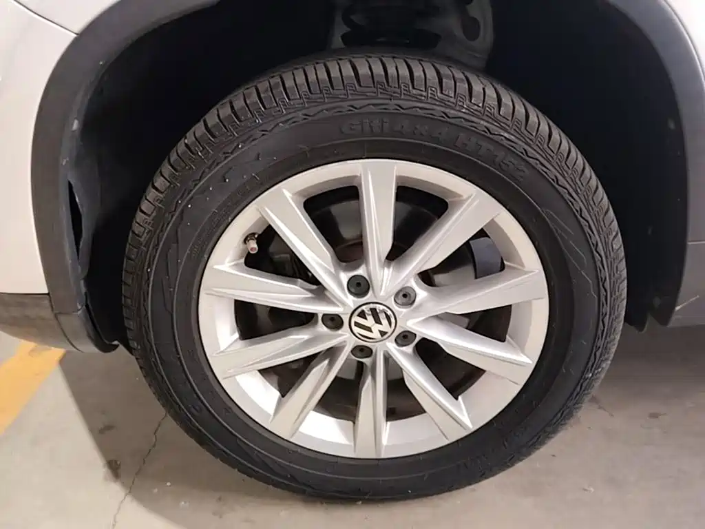 Volkswagen Tiguan 2015 — фото 23