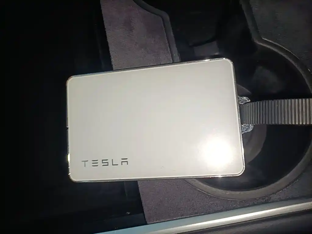 Tesla Model Y 2023 — фото 9