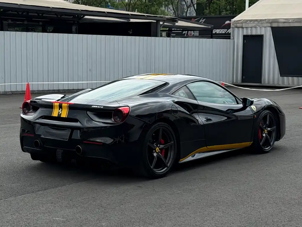 Ferrari 488 2018 — фото 5