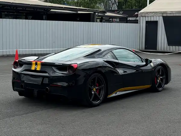 Ferrari 488 2015