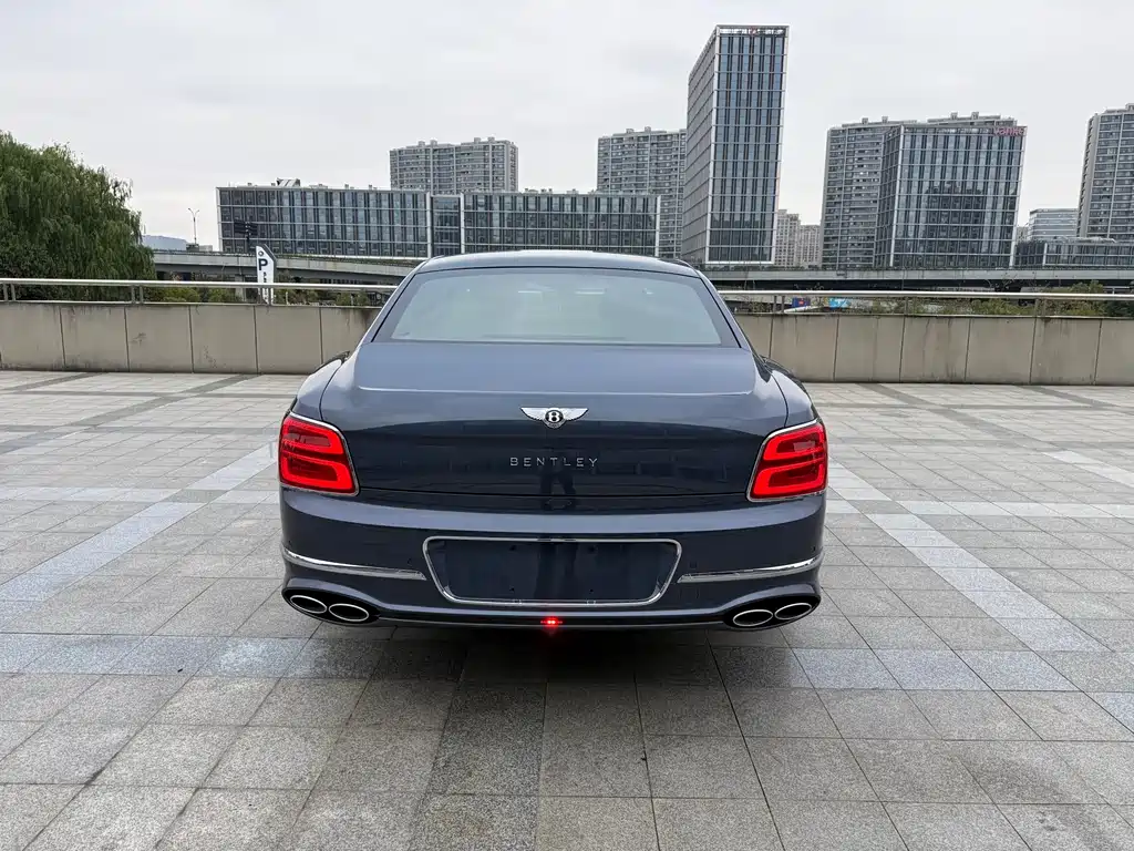 Bentley Flying Spur PHEV 2022 — фото 19