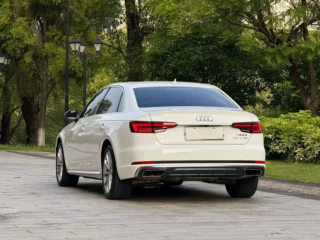 Audi A4L 2019 — фото 8