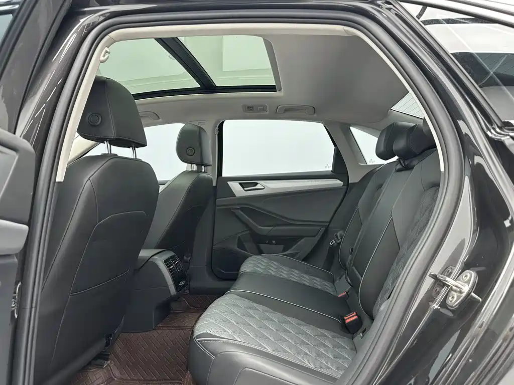 Volkswagen Sagitar 2022
