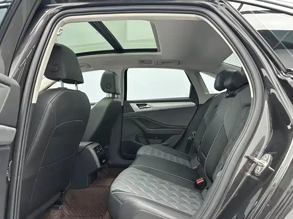 Volkswagen Sagitar 2022