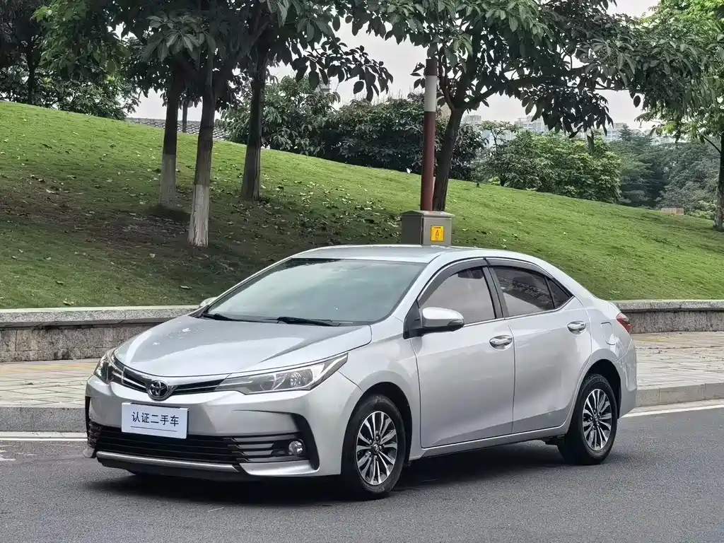 Toyota Corolla 2018 — фото 1