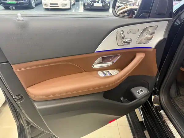 Mercedes-Benz GLS 2025