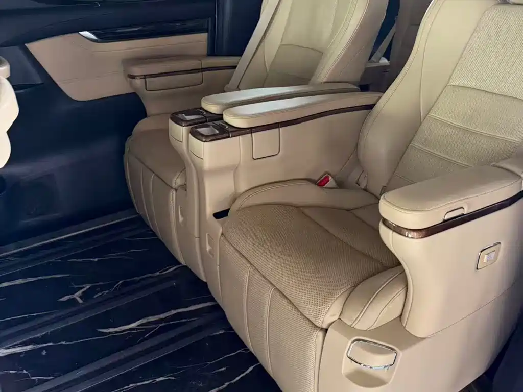 Toyota Alphard 2017 — фото 4