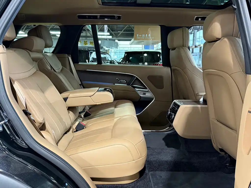 Land Rover Range Rover 2025 — фото 10