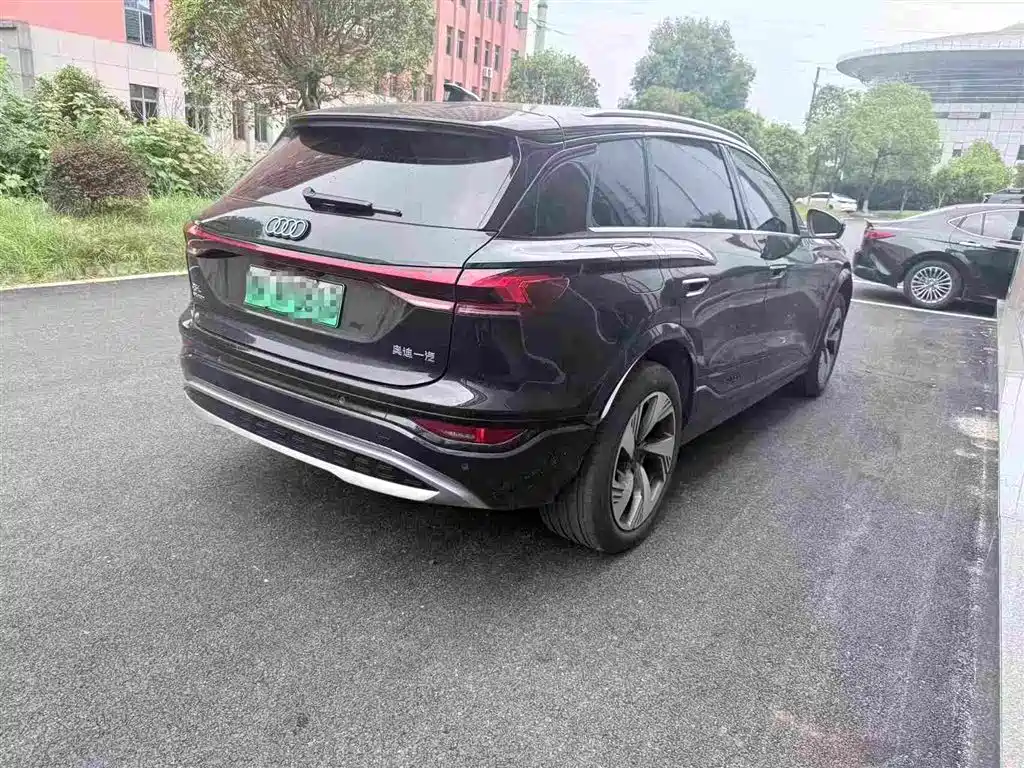 Audi Q6L e-tron 2025 — фото 2