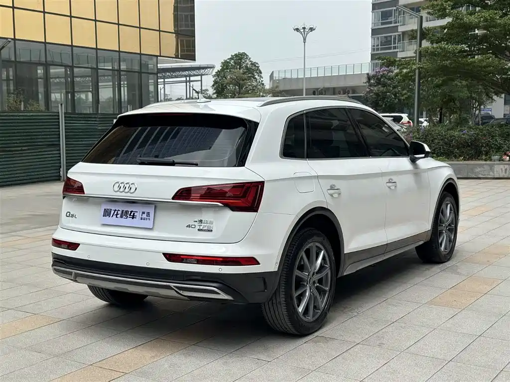 Audi Q5L 2023 — фото 4