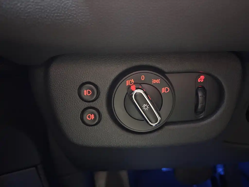 MINI Clubman 2018 — фото 20