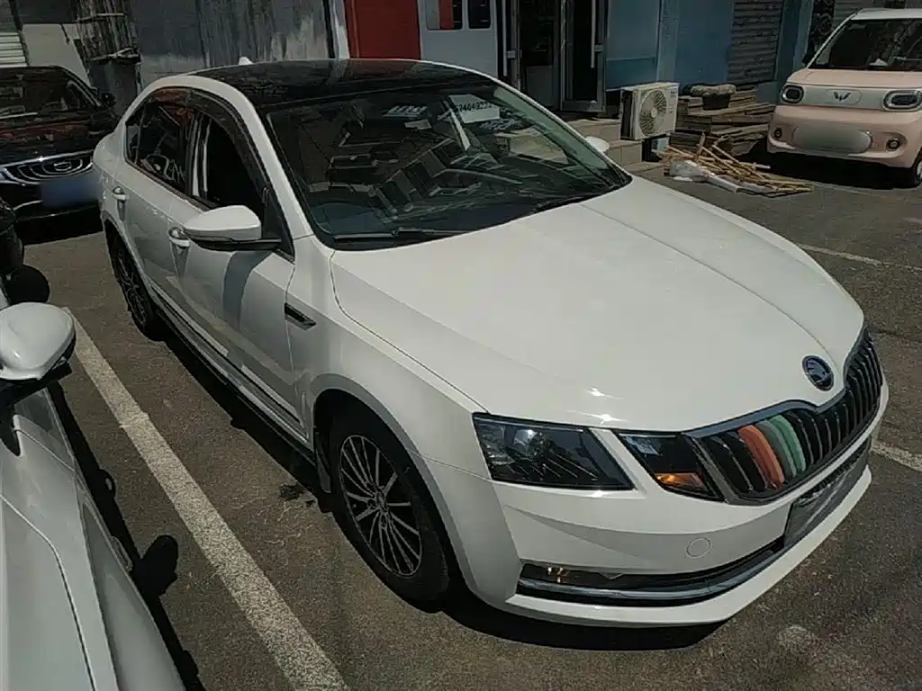 Skoda Octavia 2018 — фото 4