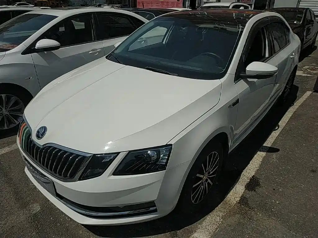 Skoda Octavia 2018 — фото 2