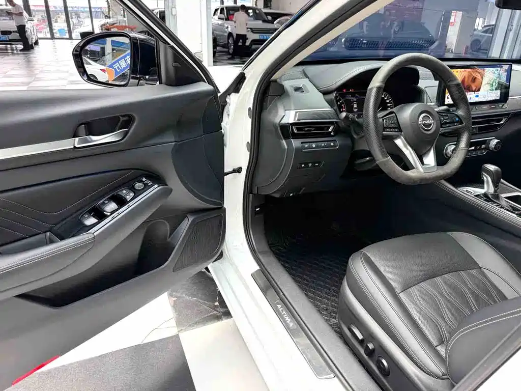 Nissan Teana 2023