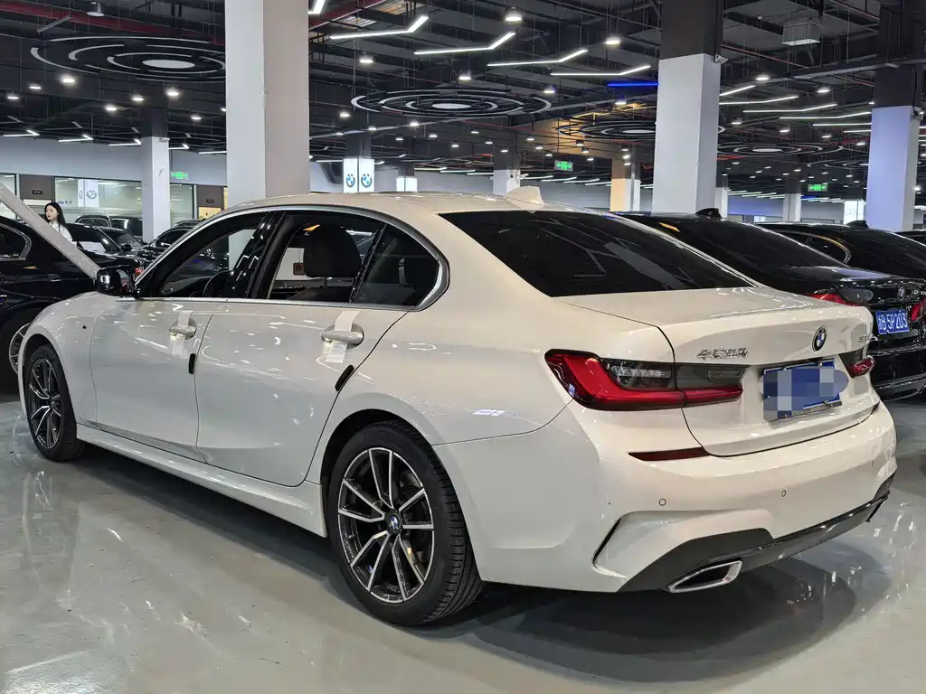 BMW 3 Series 2021 — фото 14