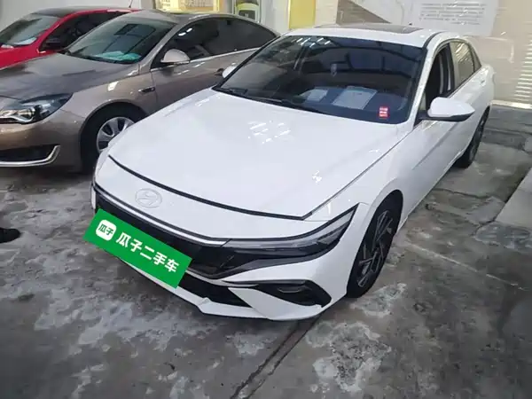 Hyundai Elantra 2023