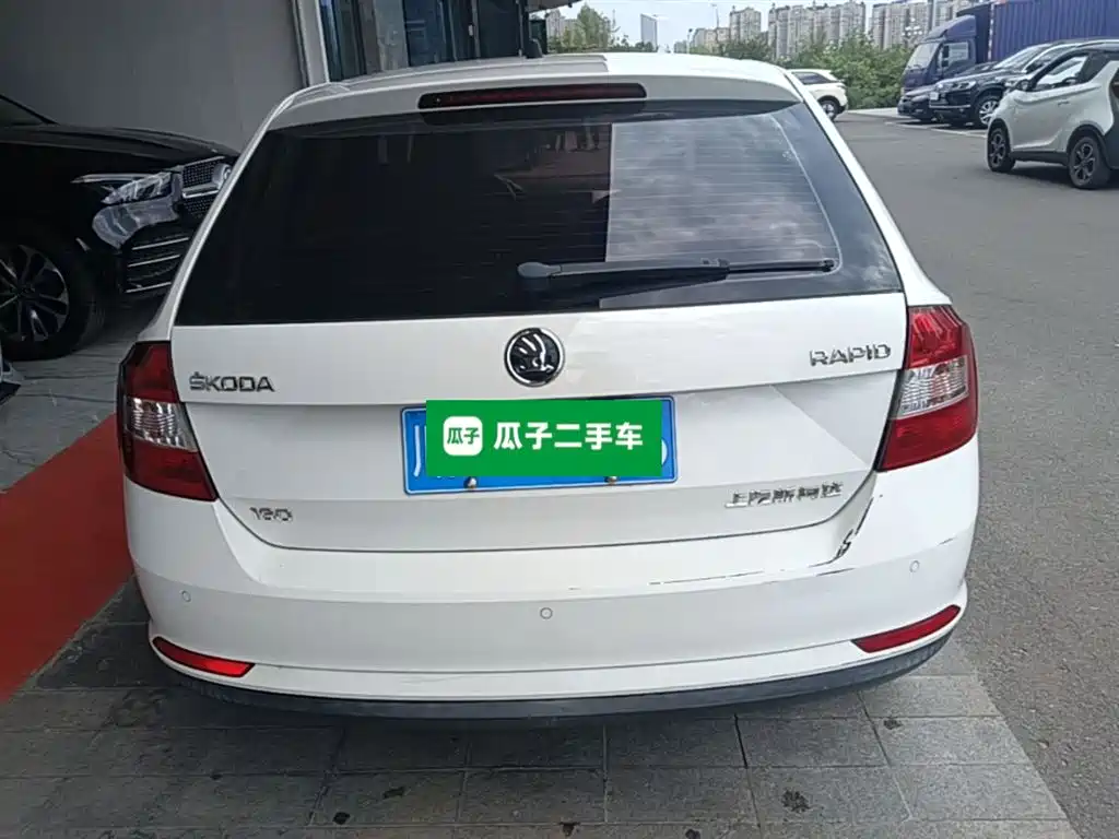 Skoda Rapid Spaceback 2019 — фото 6