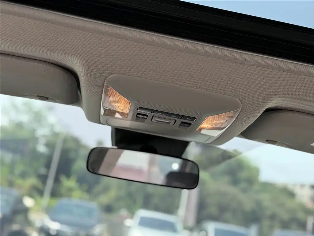 Toyota RAV4 2022 — фото 35