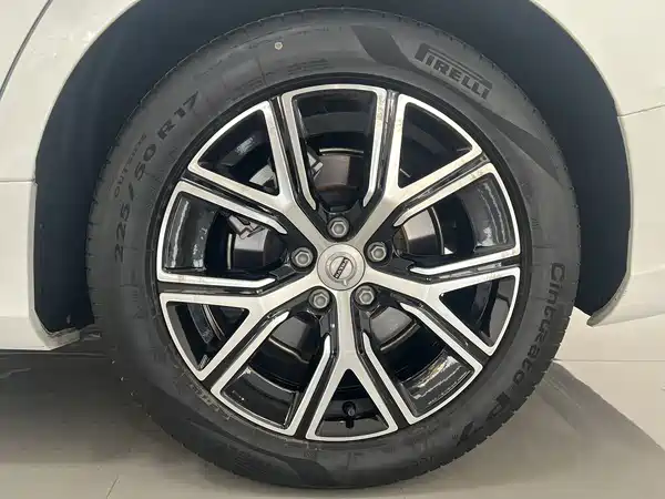 Volvo S60 2023