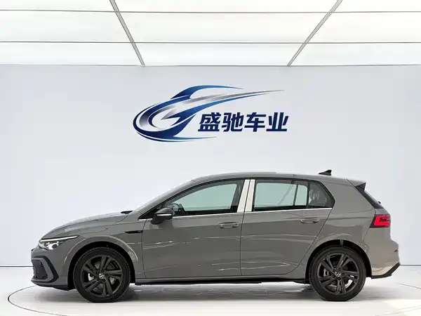 Volkswagen Golf 2024