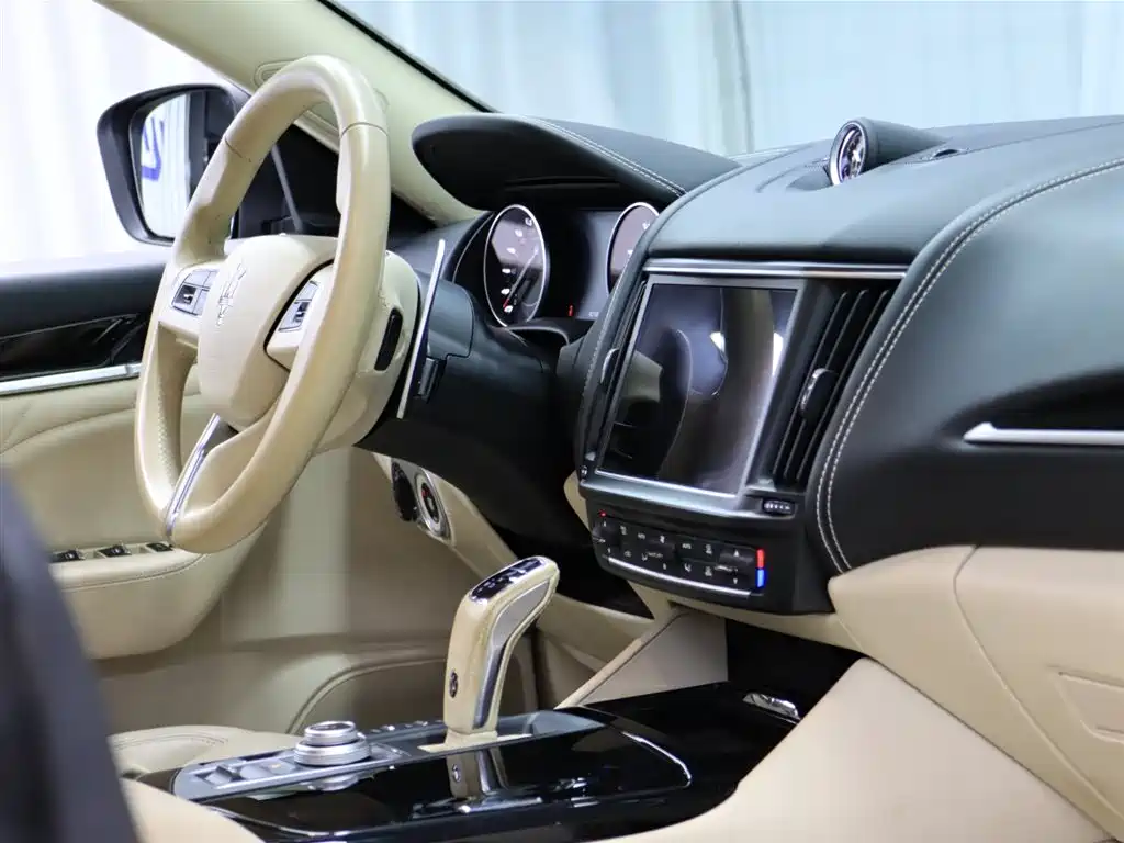 Maserati Levante 2022 — фото 13