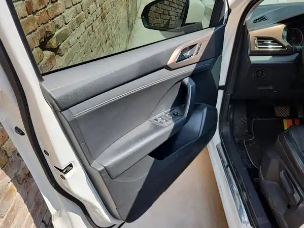 Volkswagen Tharu 2019