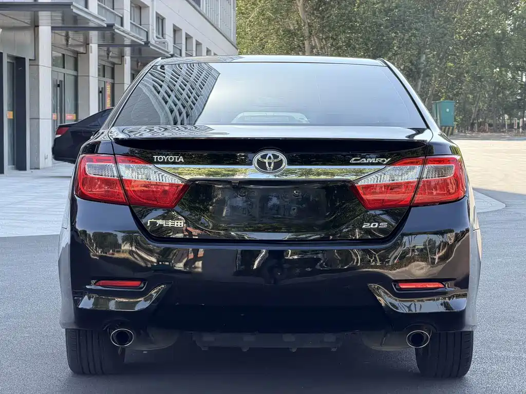 Toyota Camry 2015 — фото 5