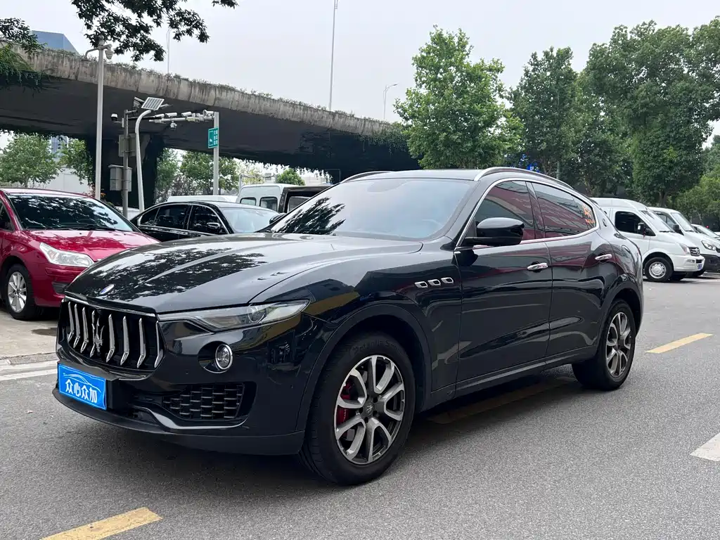 Maserati Levante 2017 — фото 1