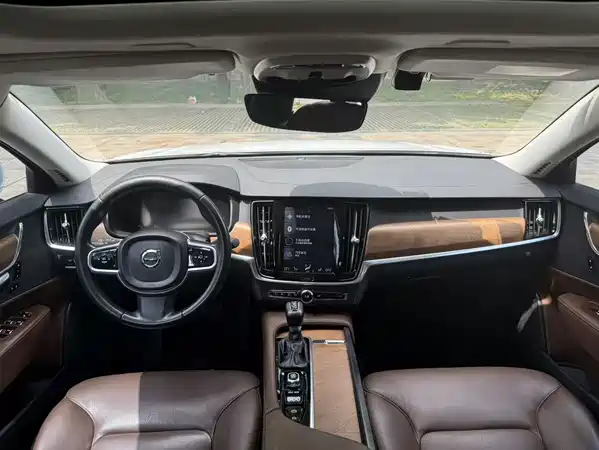 Volvo S90 2019