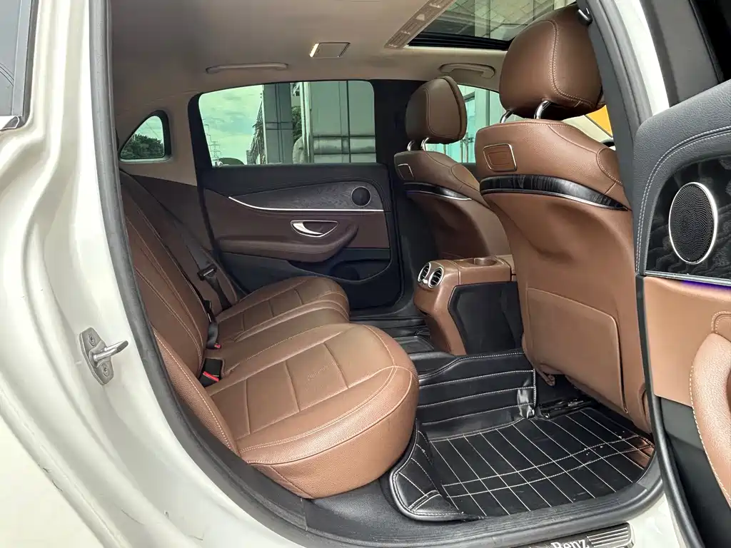 Mercedes-Benz E-Class 2018 — фото 12