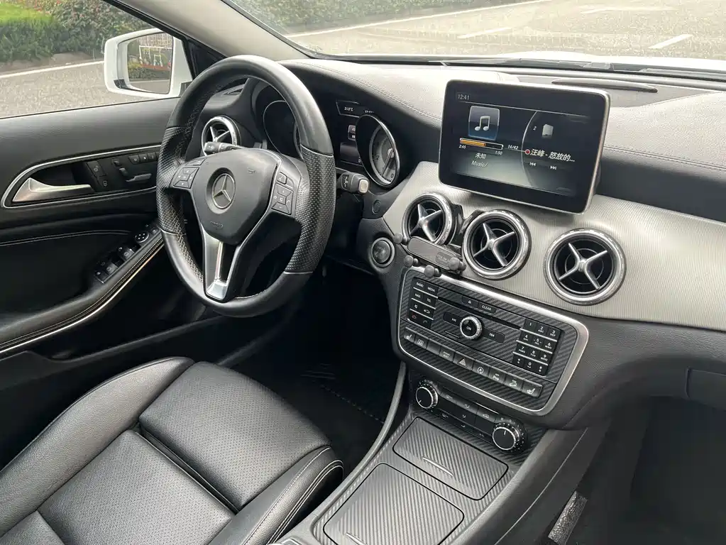 Mercedes-Benz GLA 2016