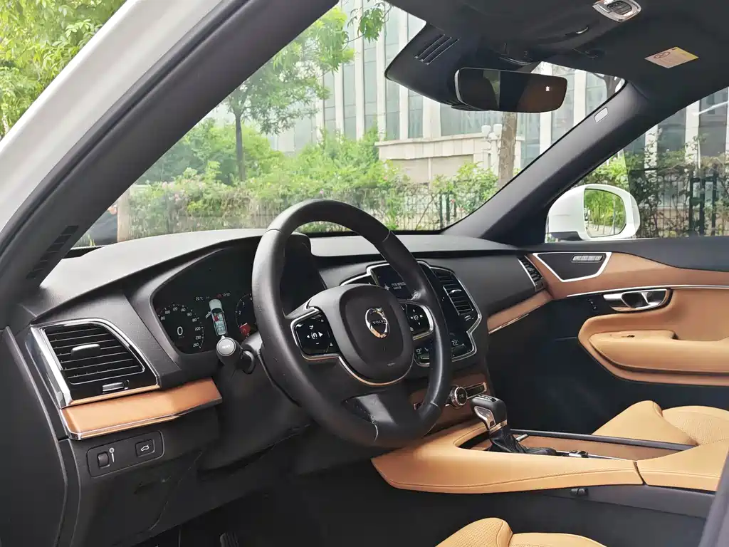 Volvo XC90 2016 — фото 6