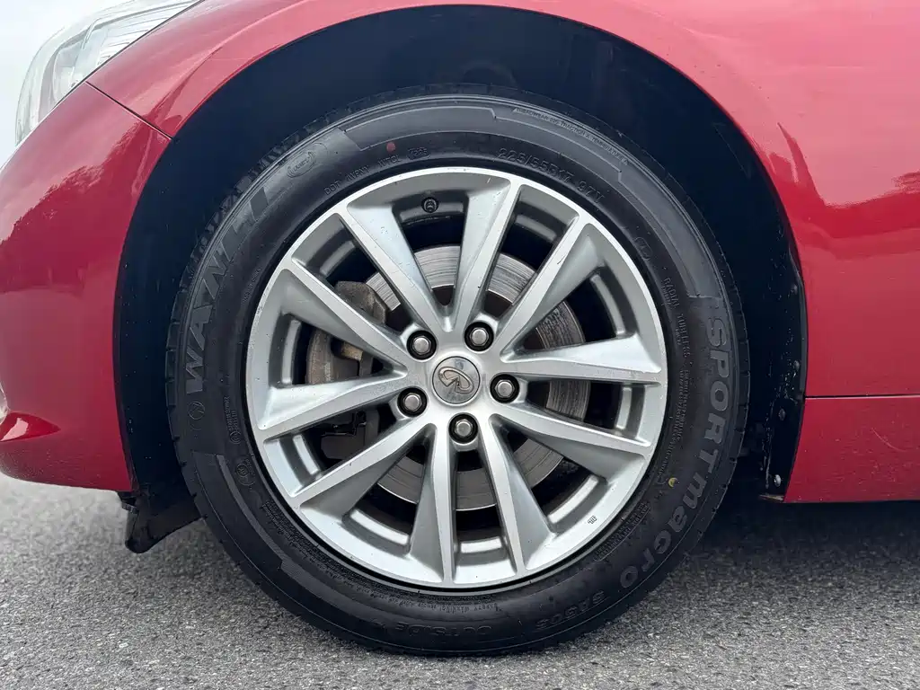 Infiniti Q50 2015 — фото 25