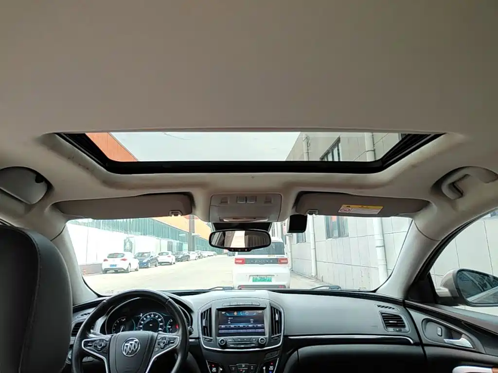 Buick Regal 2017 — фото 18