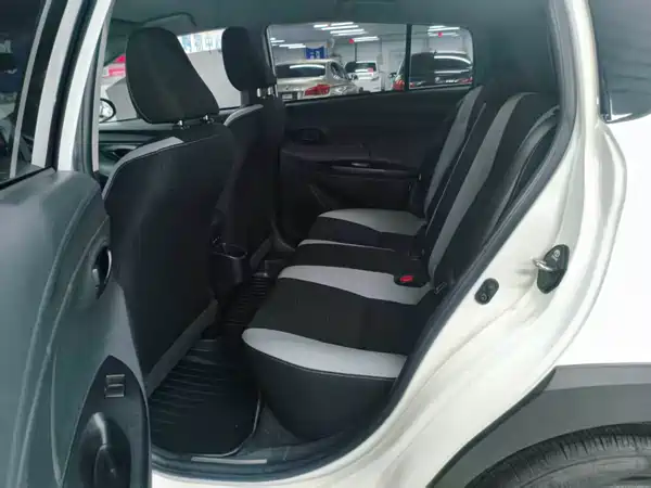 Toyota Yaris L 2022