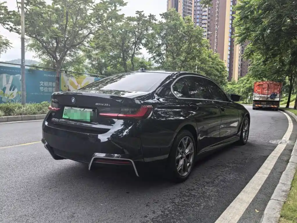 BMW i3 2024