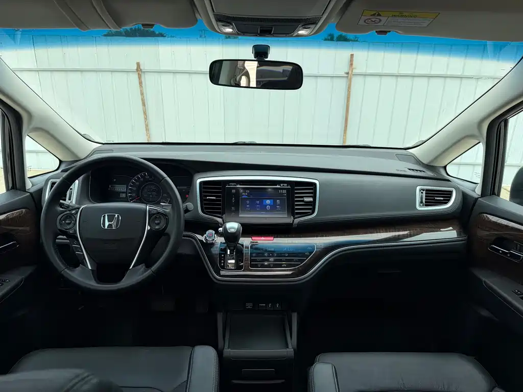 Honda Odyssey 2017 — фото 17