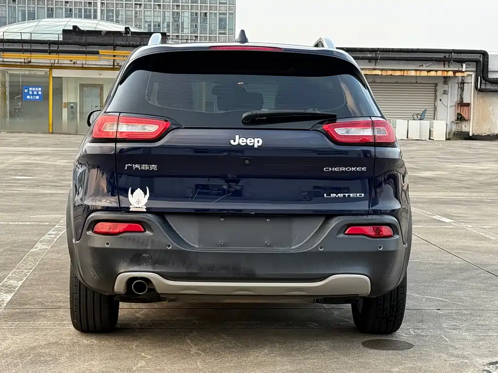 Jeep Cherokee 2016 — фото 5