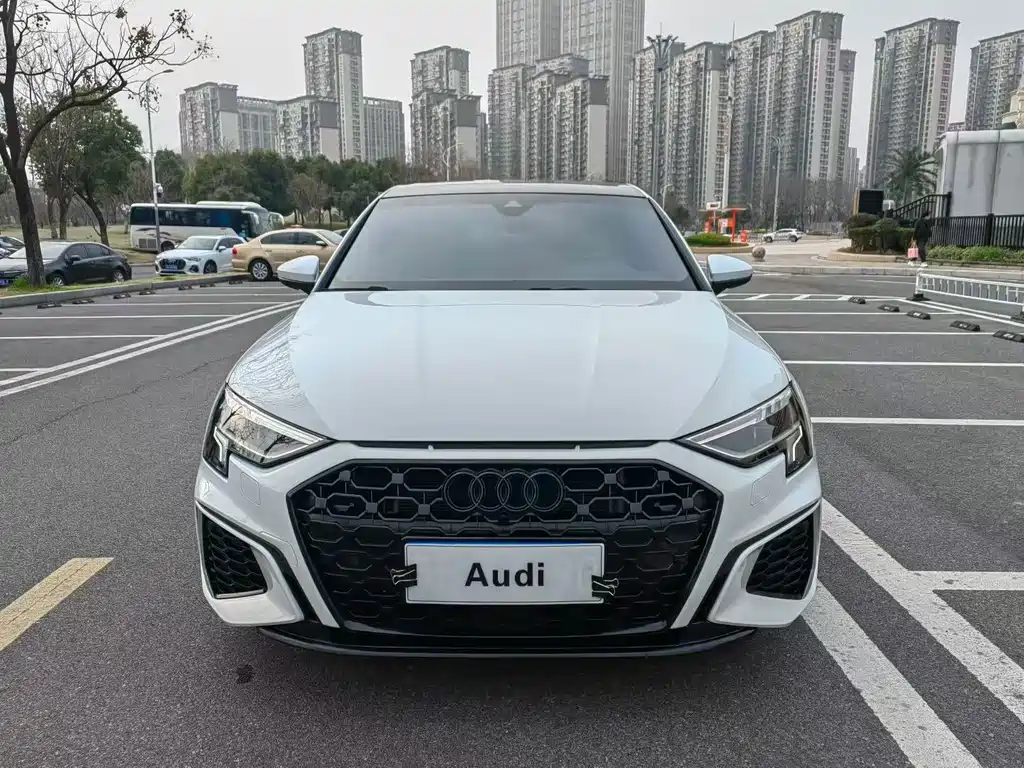 Audi A3 2023 — фото 2