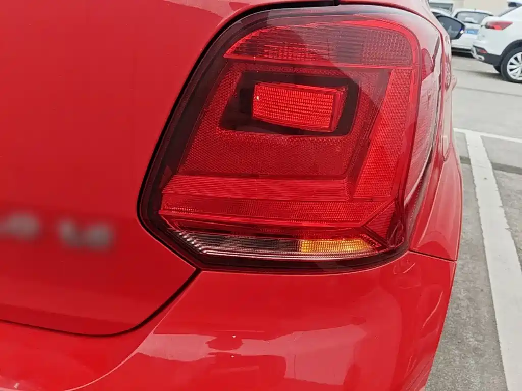 Volkswagen Polo 2015 — фото 8