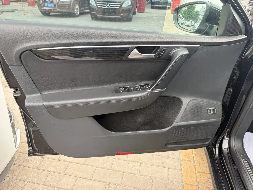 Volkswagen Magotan 2012
