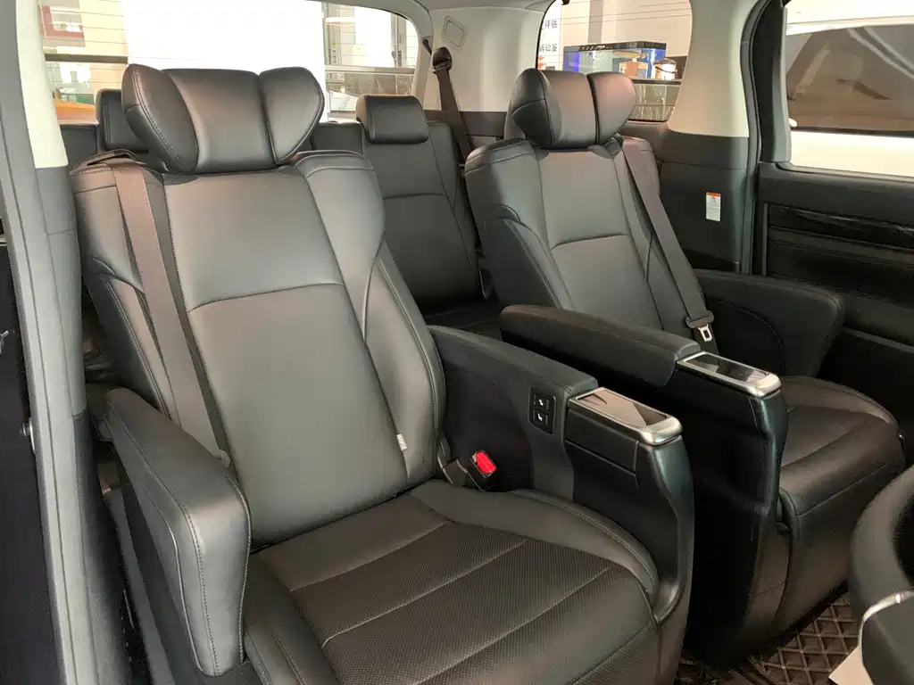 Toyota Alphard 2019 — фото 8