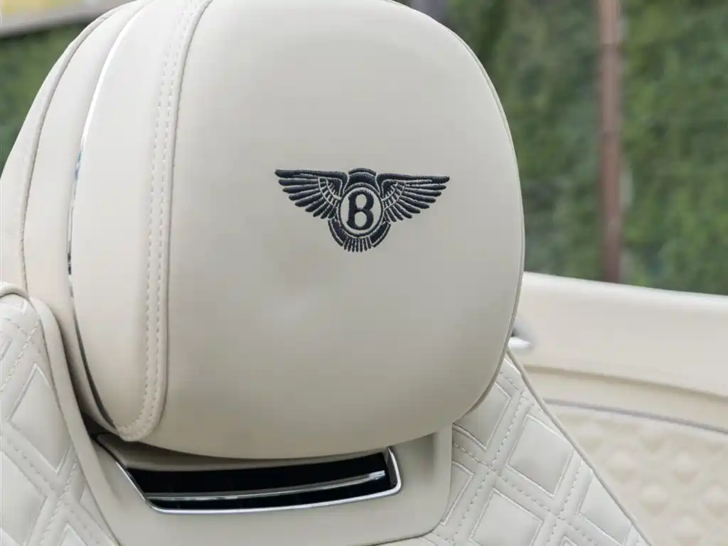 Bentley Continental 2021 — фото 17