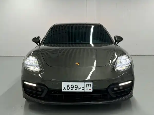 Porsche Panamera 2023
