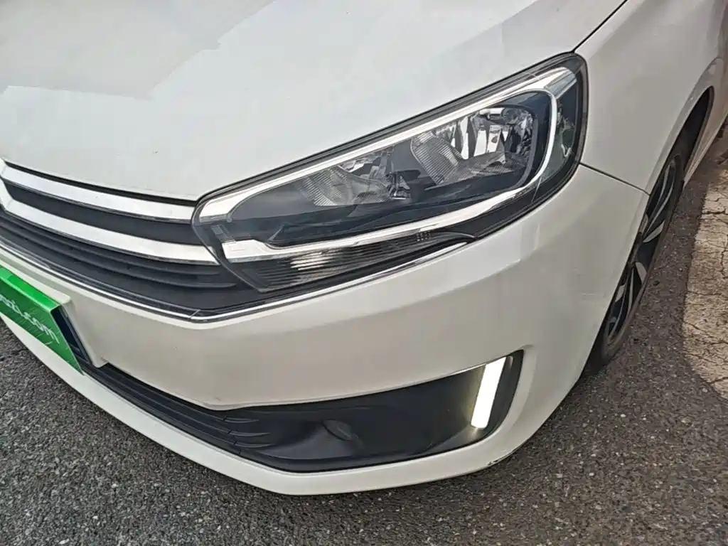 Citroën C4 Sega 2016 — фото 24
