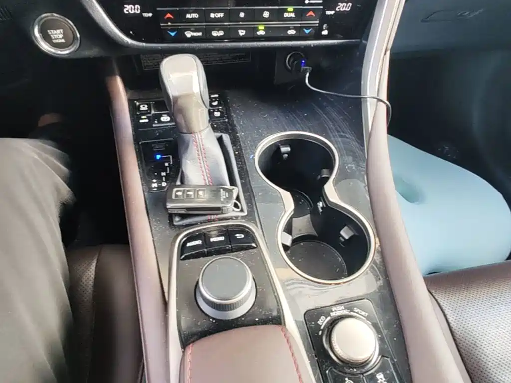 Lexus RX 2018 — фото 14