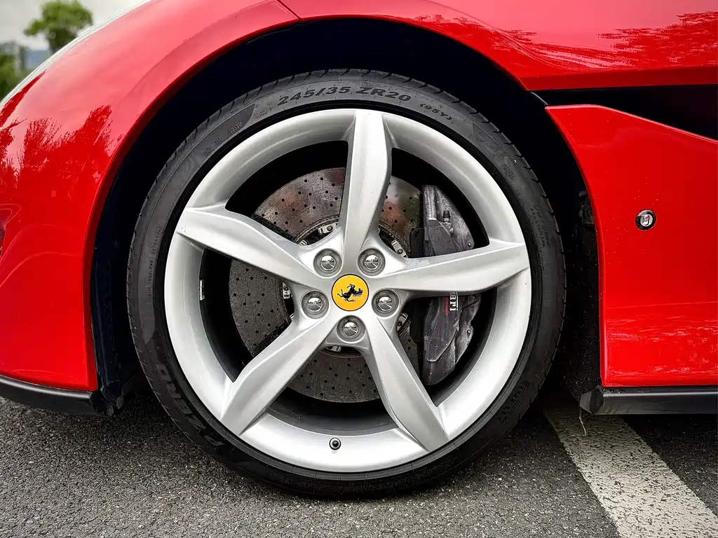 Ferrari Portofino 2019 — фото 24