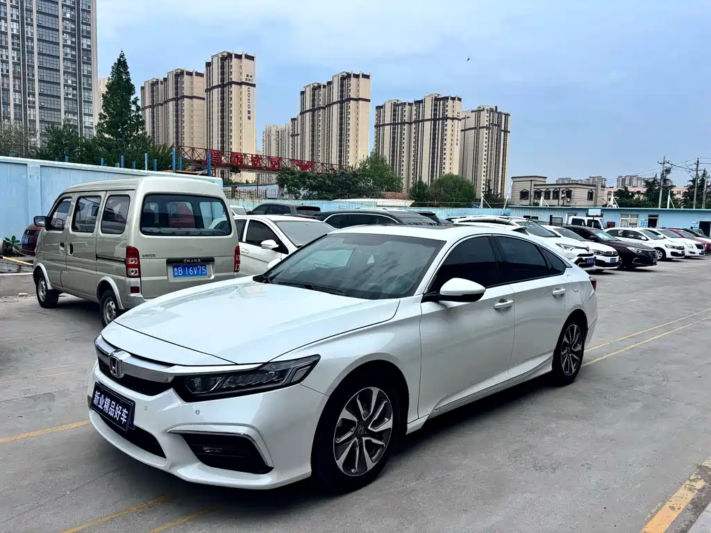 Honda Inspire 2021 — фото 1