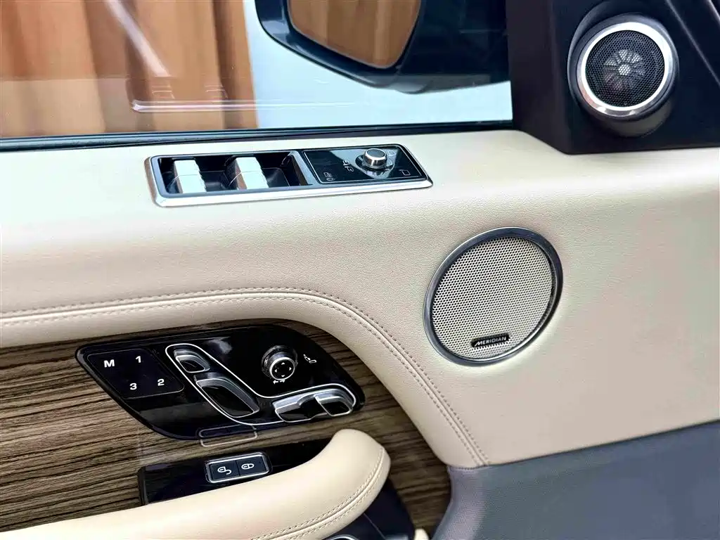 Land Rover Range Rover 2019 — фото 15