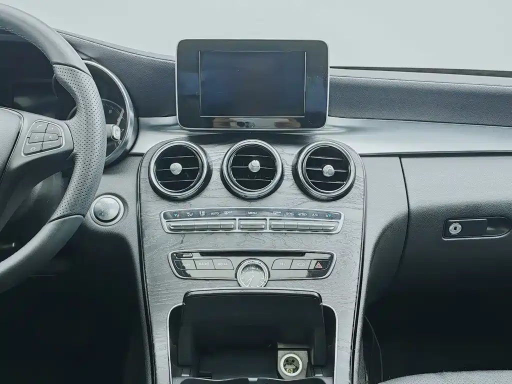 Mercedes-Benz C-Class 2017 — фото 12